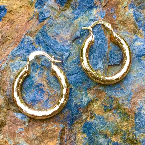 SilverSun Jewelry - .75'' 18K  Gold/Copper Faceted Hoop Earrings, 20mm